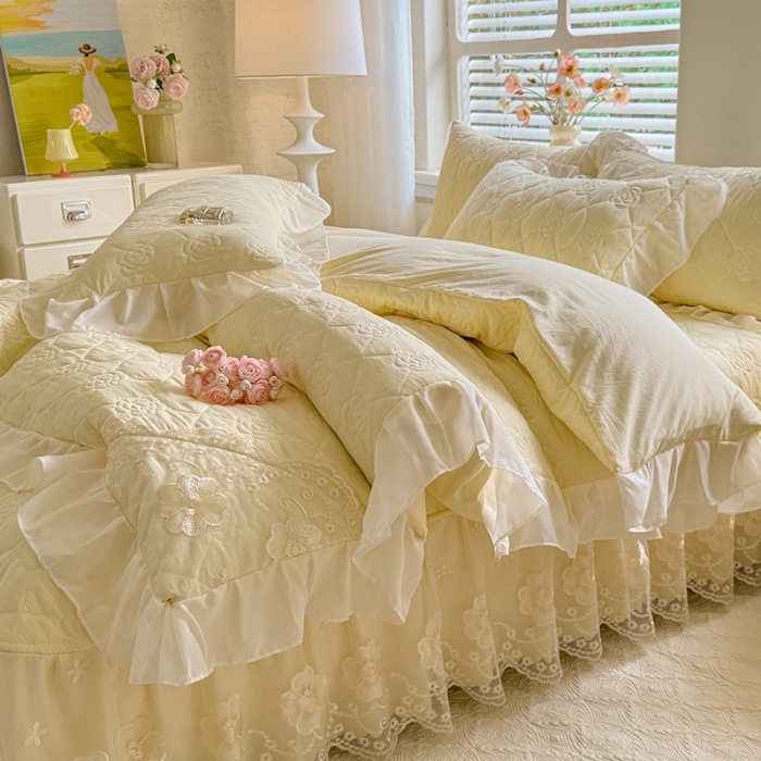 91家纺网 家纺一手货源 找家纺 漫布云家纺2026春夏韩版法式公主风水洗棉床盖款多功能被套 夏被床盖四件套多功能二合一水洗棉夹泡泡棉小竺棉棉床裙款 香榭丽-嫩黄