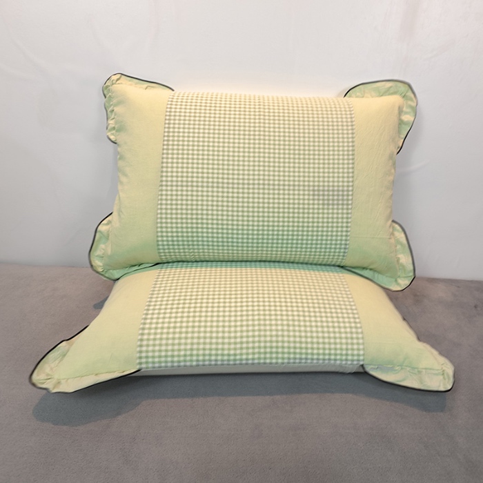 91家纺网 家纺一手货源 找家纺 40×60cm枕头纯棉儿童枕学生枕单只多层结构夹棉款全棉色织水洗棉耳朵款拉链枕 米绿