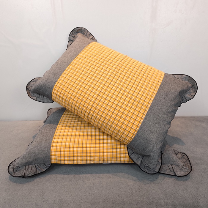 91家纺网 家纺一手货源 找家纺 40×60cm枕头纯棉儿童枕学生枕单只多层结构夹棉款全棉色织水洗棉耳朵款拉链枕 飞黄