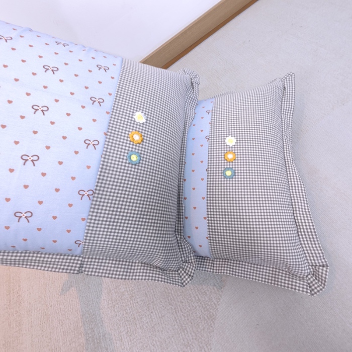 91家纺网 家纺一手货源 找家纺 40×60cm枕头纯棉儿童枕学生枕单只多层结构夹棉款全棉三花款拉链枕 蓝蝴蝶