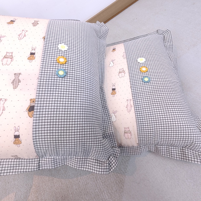 91家纺网 家纺一手货源 找家纺 40×60cm枕头纯棉儿童枕学生枕单只多层结构夹棉款全棉三花款拉链枕 小熊园
