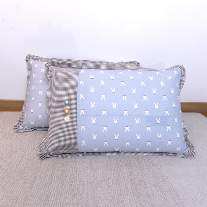 91家纺网 家纺一手货源 找家纺 40×60cm枕头纯棉儿童枕学生枕单只多层结构夹棉款全棉三花款拉链枕 小兔子