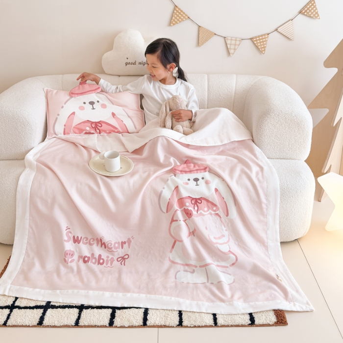 91家纺网 家纺一手货源 找家纺 梵星摄影  儿童夏被拍摄赏析