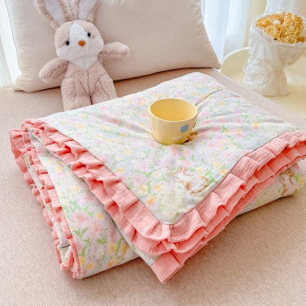 91家纺网 家纺一手货源 找家纺 （总）【苏东来】2025高端韩版皱皱花边母婴级印花全棉双层纱夏被清新公主风法式蕾丝花边纯棉双层纱夏凉被空调被春秋被