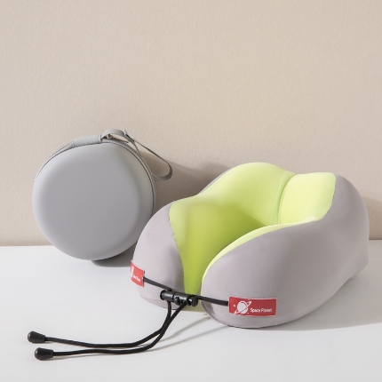 91家纺网 家纺一手货源 找家纺 （总）金喜 2025新款凉感U型枕记忆枕便携冰丝护颈枕差旅护颈枕头礼盒-双拼色系列