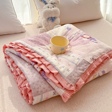 91家纺网 家纺一手货源 找家纺 （总）【苏东来】2025高端韩版皱皱花边母婴级印花全棉双层纱夏被清新公主风法式蕾丝花边纯棉双层纱夏凉被空调被春秋被