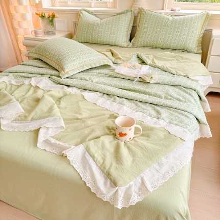 91家纺网 家纺一手货源 找家纺 （总）【苏东来】2025小清新韩版印花蕾丝花边皱皱棉工艺款拼接单夏被四件套韩式赫本碎花荷叶边夏凉被子空调被双人春秋被可水洗