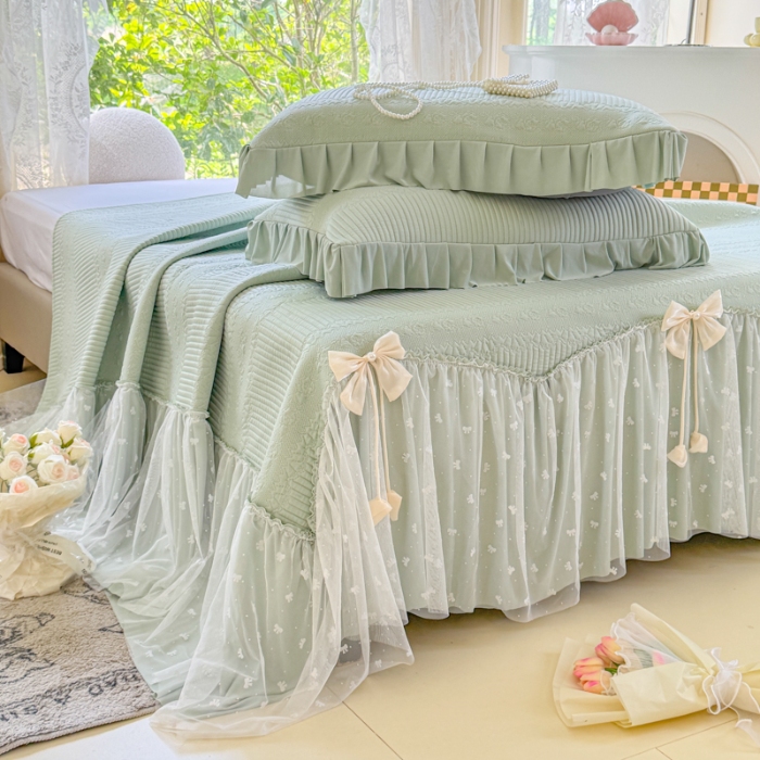 91家纺网 家纺一手货源 找家纺 【苏东来】2025高端法式韩版公主花边PE高分子复合软凉席床裙款三件套纯色蕾丝花边豆豆床裙床单床盖冰丝凉席子三件套件 甜心浅绿
