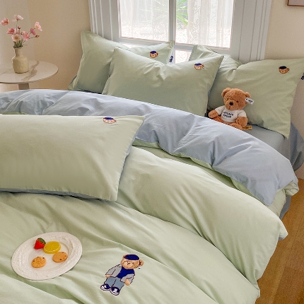 91家纺网 家纺一手货源 找家纺 泰迪爱兰Teddy ISLAND 2026新款32支全棉水洗棉绣花三件套四件套 水绿＋浅灰兰