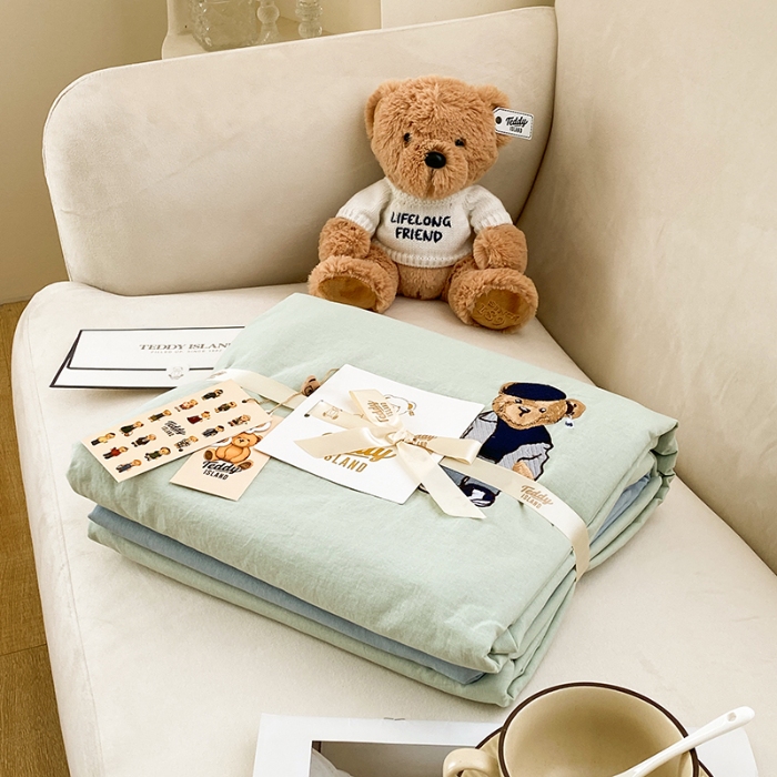 91家纺网 家纺一手货源 找家纺 泰迪爱兰Teddy ISLAND 2026新款32支全棉水洗棉绣花三件套四件套 水绿＋浅灰兰