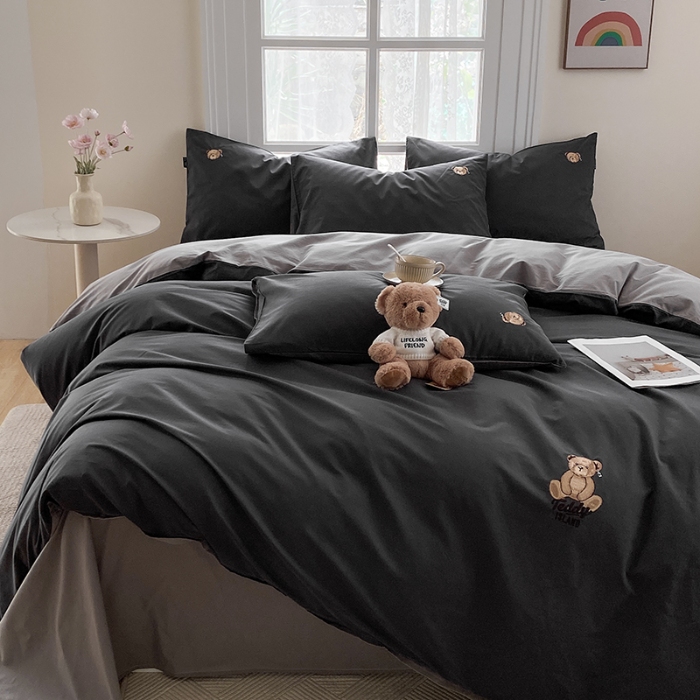 91家纺网 家纺一手货源 找家纺 泰迪爱兰Teddy ISLAND 2026新款32支全棉水洗棉绣花三件套四件套 深灰+棕灰