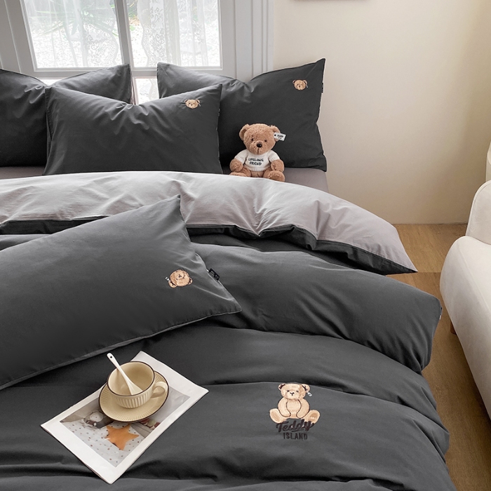 91家纺网 家纺一手货源 找家纺 泰迪爱兰Teddy ISLAND 2026新款32支全棉水洗棉绣花三件套四件套 深灰+棕灰