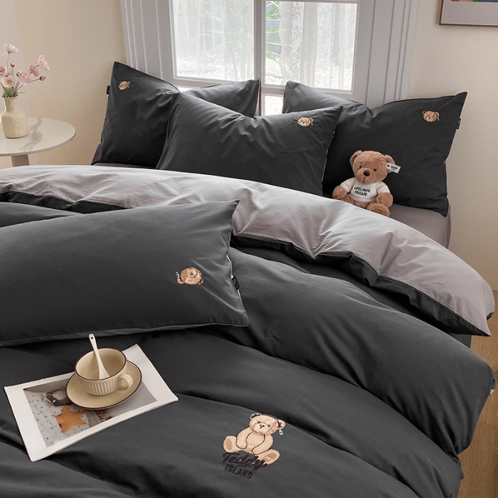 91家纺网 家纺一手货源 找家纺 泰迪爱兰Teddy ISLAND 2026新款32支全棉水洗棉绣花三件套四件套 深灰+棕灰