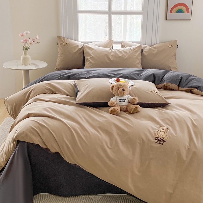 91家纺网 家纺一手货源 找家纺 泰迪爱兰Teddy ISLAND 2026新款32支全棉水洗棉绣花三件套四件套 驼色＋深灰