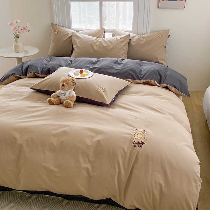 91家纺网 家纺一手货源 找家纺 泰迪爱兰Teddy ISLAND 2026新款32支全棉水洗棉绣花三件套四件套 驼色＋深灰