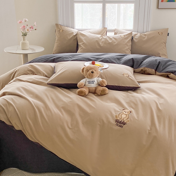 91家纺网 家纺一手货源 找家纺 泰迪爱兰Teddy ISLAND 2026新款32支全棉水洗棉绣花三件套四件套 驼色＋深灰