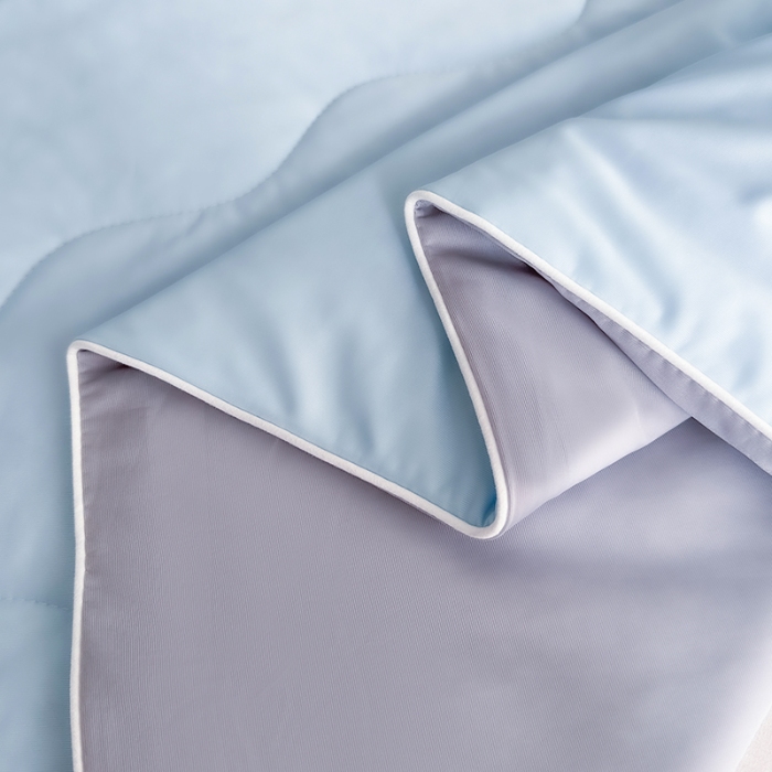 91家纺网 家纺一手货源 找家纺 泰迪爱兰Teddy ISLAND 2026新款冰淇淋凉感夏被 天空蓝+灰