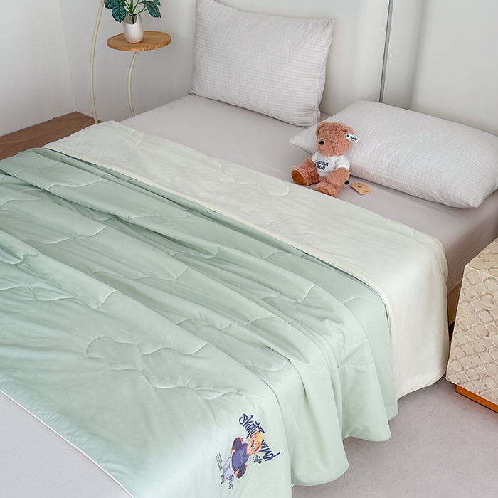 91家纺网 家纺一手货源 找家纺 泰迪爱兰Teddy ISLAND 2026新款冰淇淋凉感夏被 抹茶绿+米黄