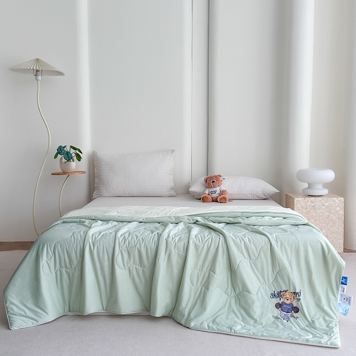 91家纺网 家纺一手货源 找家纺 泰迪爱兰Teddy ISLAND 2026新款冰淇淋凉感夏被 抹茶绿+米黄