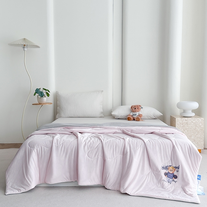 91家纺网 家纺一手货源 找家纺 泰迪爱兰Teddy ISLAND 2026新款冰淇淋凉感夏被 丁香粉+灰