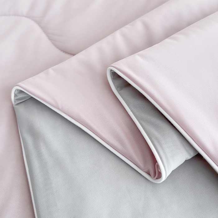 91家纺网 家纺一手货源 找家纺 泰迪爱兰Teddy ISLAND 2026新款冰淇淋凉感夏被 樱花粉+灰