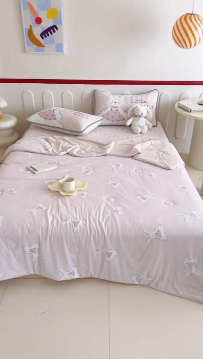 91家纺网 家纺一手货源 找家纺 （总）RYB红黄兰 2025新款INS原创超萌卡通冰皮锦氨夏被夏凉被空调被