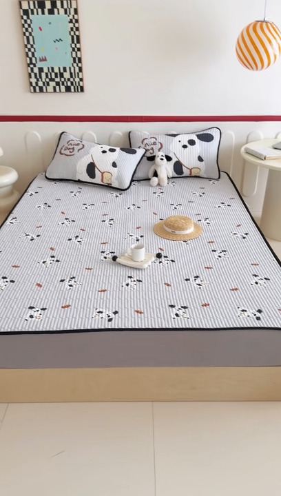 91家纺网 家纺一手货源 找家纺 （总）RYB红黄兰 2025新款INS原创超萌卡通冰皮锦氨夹棉软席凉席床笠三件套