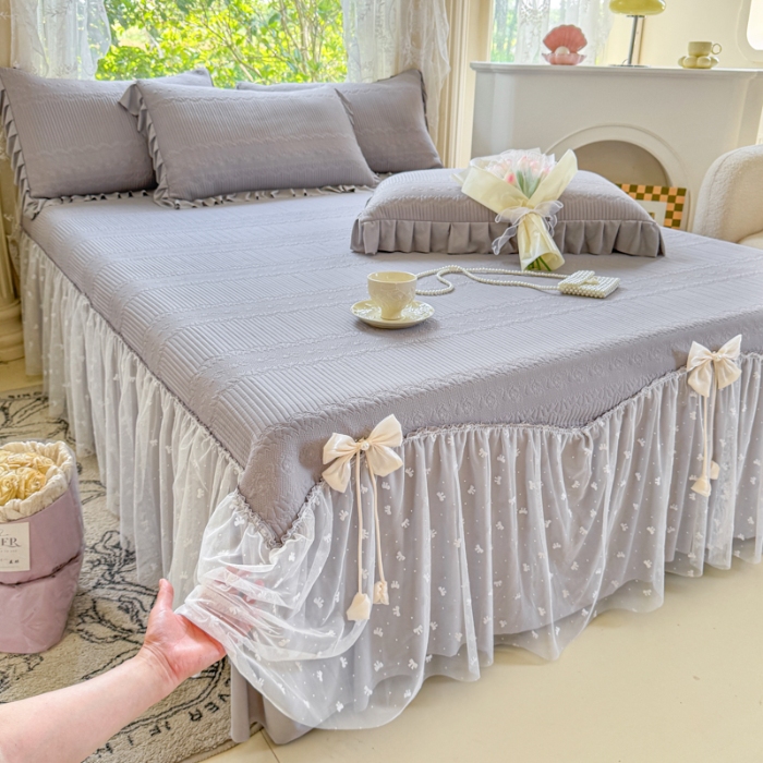 91家纺网 家纺一手货源 找家纺 （总）【苏东来】2025高端法式韩版公主花边PE高分子复合软凉席床裙款三件套纯色蕾丝花边豆豆床裙床单床盖冰丝凉席子三件套件空调席