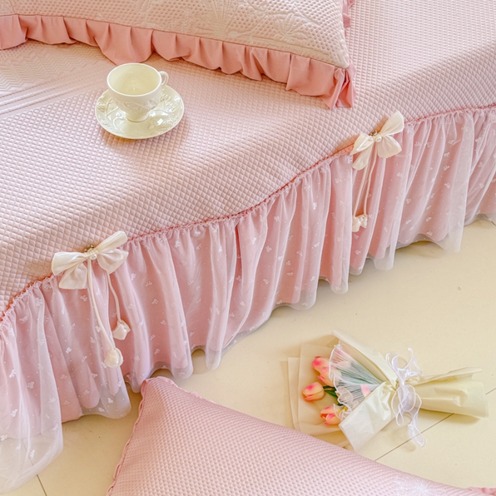 91家纺网 家纺一手货源 找家纺 【苏东来】2025高端法式韩版公主花边PE高分子复合软凉席床裙款三件套纯色蕾丝花边豆豆床裙床单床盖冰丝凉席子三件套件空调席 小确幸粉