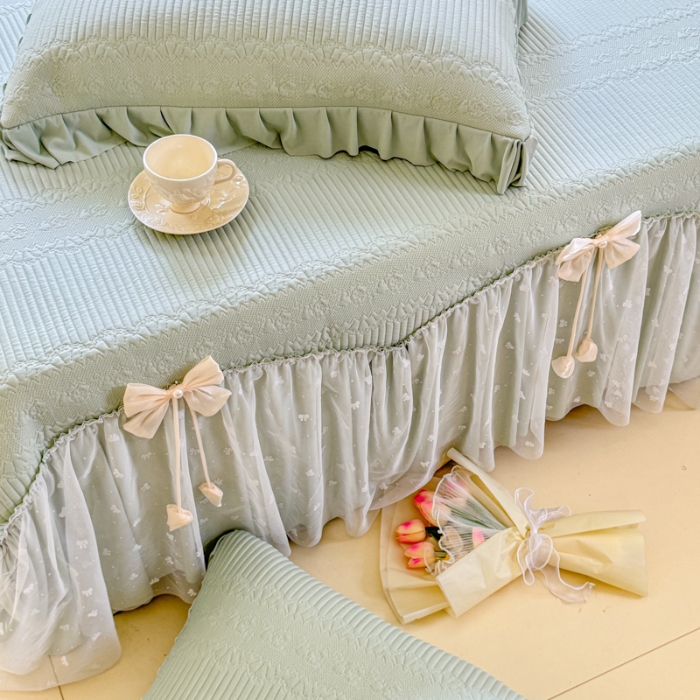 91家纺网 家纺一手货源 找家纺 【苏东来】2025高端法式韩版公主花边PE高分子复合软凉席床裙款三件套纯色蕾丝花边豆豆床裙床单床盖冰丝凉席子三件套件空调席 甜心浅绿