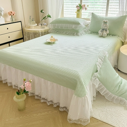 91家纺网 家纺一手货源 找家纺 （总）漫布云2025秋冬新款230g法式公主风全消光牛奶绒床裙款四件套纯色蕾丝花边刺绣床盖款四件套