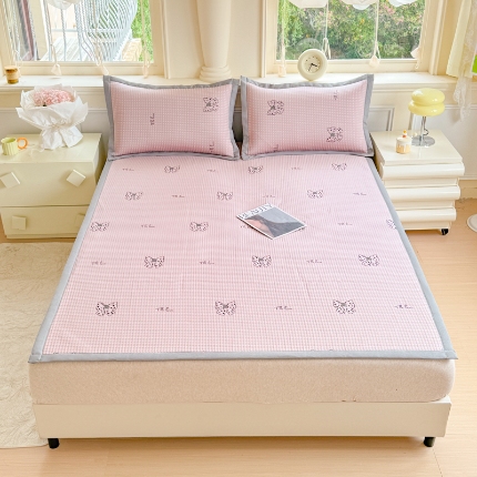 91家纺网 家纺一手货源 找家纺 2025高端轻奢简约提花凉感PE高分子复合软凉席三件套纯色冰豆豆冰丝凉席子三件套件空调席床单三明治 木马