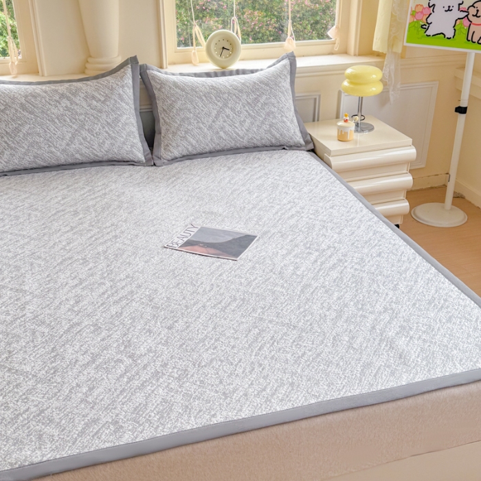 91家纺网 家纺一手货源 找家纺 2025高端轻奢简约提花凉感PE高分子复合软凉席三件套纯色冰豆豆冰丝凉席子三件套件空调席床单三明治 流光