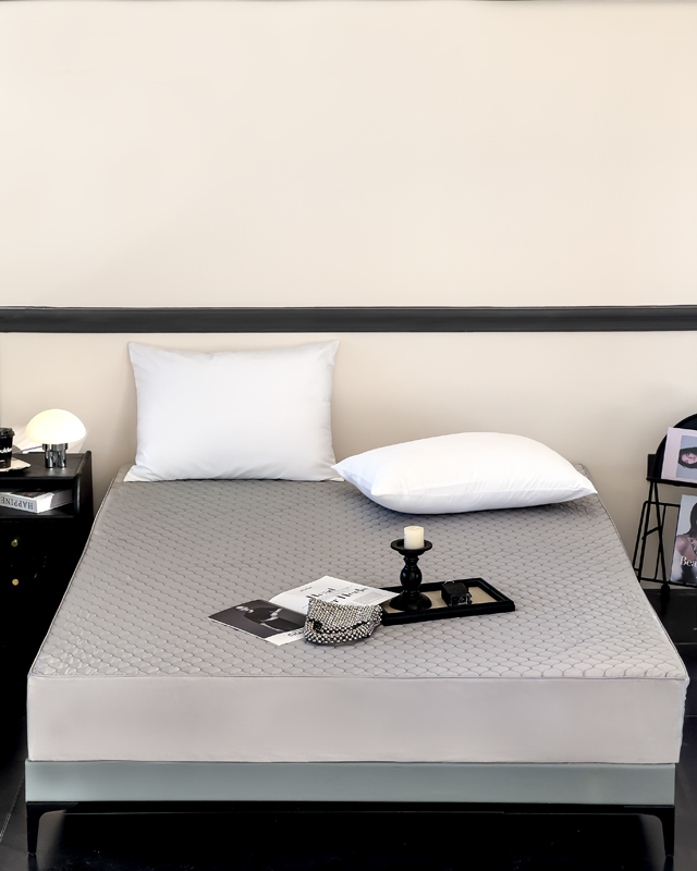 91家纺网 家纺一手货源 找家纺 安芯丝60S全棉夹棉床笠 抗菌防螨 灰色