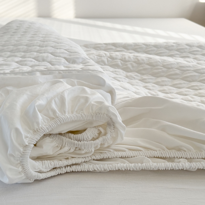 91家纺网 家纺一手货源 找家纺 安芯丝60S全棉夹棉床笠 抗菌防螨 白色