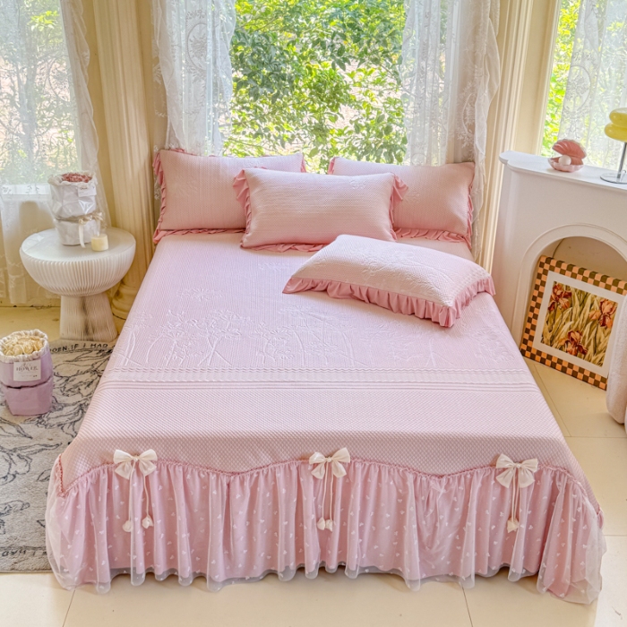 91家纺网 家纺一手货源 找家纺 【苏东来】2025高端法式韩版公主花边PE高分子复合软凉席床裙款三件套纯色蕾丝花边豆豆床裙床单床盖冰丝凉席子三件套件空调席 小确幸粉