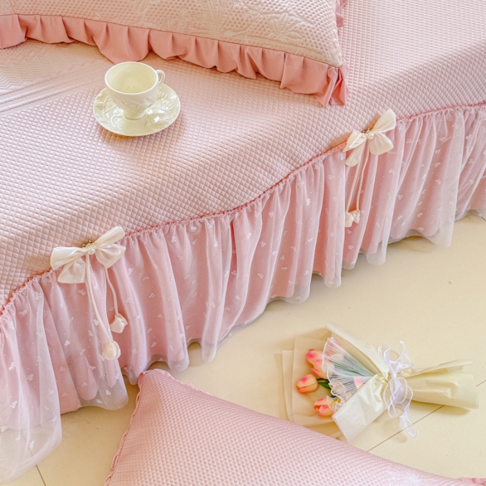 91家纺网 家纺一手货源 找家纺 【苏东来】2025高端法式韩版公主花边PE高分子复合软凉席床裙款三件套纯色蕾丝花边豆豆床裙床单床盖冰丝凉席子三件套件空调席 小确幸粉