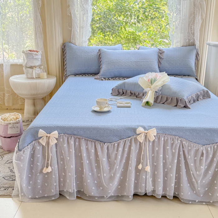 91家纺网 家纺一手货源 找家纺 【苏东来】2025高端法式韩版公主花边PE高分子复合软凉席床裙款三件套纯色蕾丝花边豆豆床裙床单床盖冰丝凉席子三件套件空调席 甜心蓝