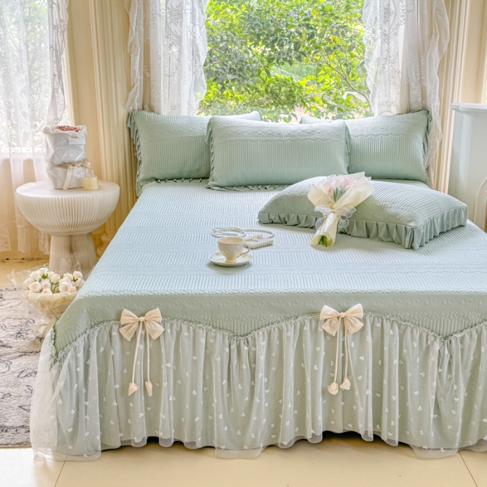 91家纺网 家纺一手货源 找家纺 【苏东来】2025高端法式韩版公主花边PE高分子复合软凉席床裙款三件套纯色蕾丝花边豆豆床裙床单床盖冰丝凉席子三件套件空调席 甜心浅绿