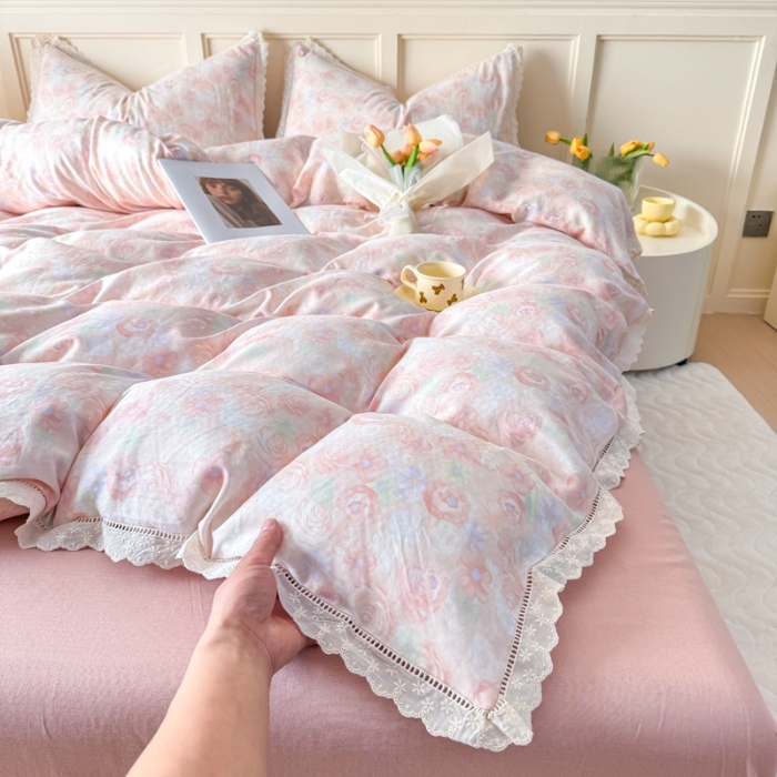 91家纺网 家纺一手货源 找家纺 （总）【苏东来】2025韩版蕾丝花边纯棉全棉双层纱四件套全棉纯棉小碎花印花四件套法式赫本公主风韩系皱皱纱花边四件套针织棉四件套件