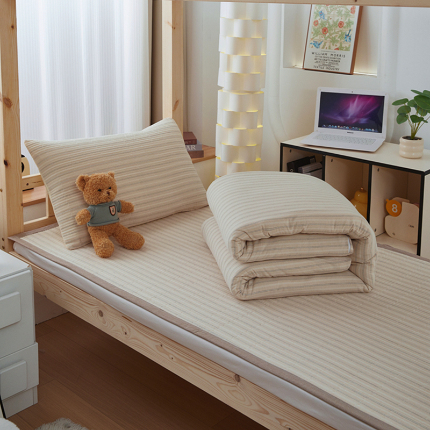 91家纺网 家纺一手货源 找家纺 （总）梦精灵家纺 2025新款全棉色织水洗棉四件套纯棉床盖被套罩枕套学生三件套宿舍单人床-床盖款