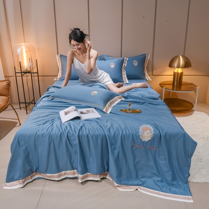 91家纺网 家纺一手货源 找家纺 （总）【苏东来】2025轻奢宽边居里夫人水洗真丝刺绣夏被四件套四件套纯色冰丝天丝刺绣夏凉被空调被双人春秋被