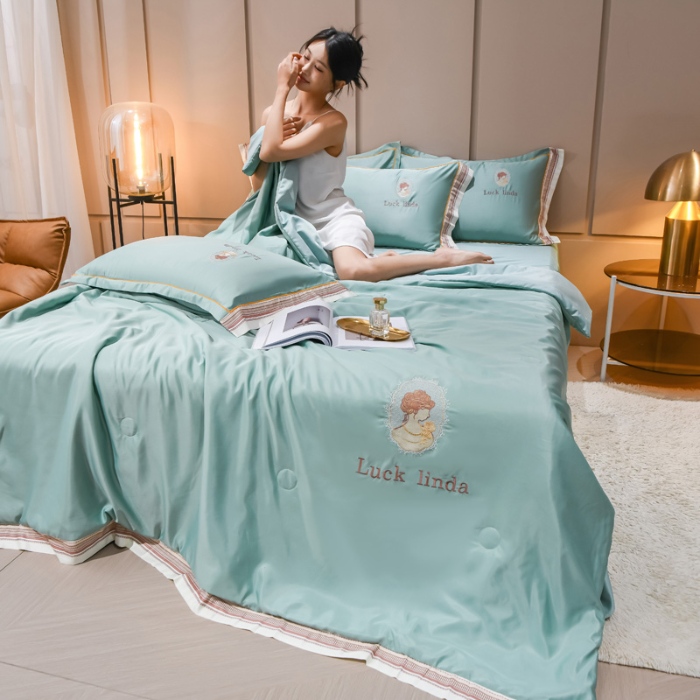 91家纺网 家纺一手货源 找家纺 （总）【苏东来】2025轻奢宽边居里夫人水洗真丝刺绣夏被四件套四件套纯色冰丝天丝刺绣夏凉被空调被双人春秋被