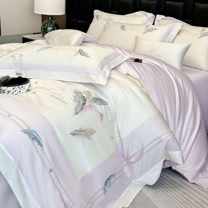 91家纺网 家纺一手货源 找家纺 春夏新品高级感50*50S贡缎长绒棉刺绣四件套纯棉床单全棉床笠高档礼盒装量大价优 白拼紫-彩羽-贡缎长绒棉