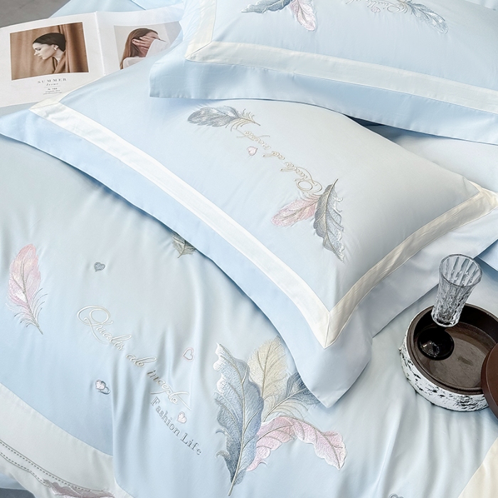 91家纺网 家纺一手货源 找家纺 春夏新品高级感50*50S贡缎长绒棉刺绣四件套纯棉床单全棉床笠高档礼盒装量大价优 蒂芙尼蓝-彩羽-贡缎长绒棉