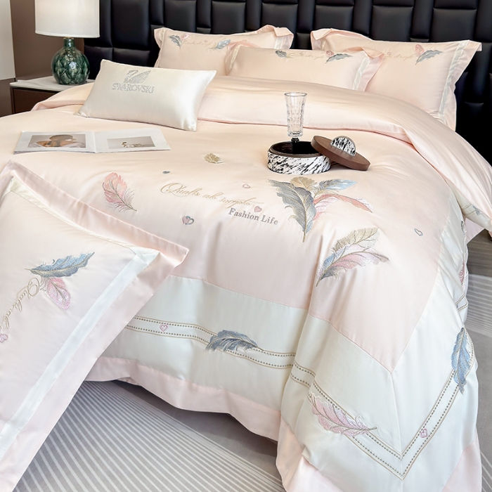 91家纺网 家纺一手货源 找家纺 春夏新品高级感50*50S贡缎长绒棉刺绣四件套纯棉床单全棉床笠高档礼盒装量大价优 桃花粉-彩羽-贡缎长绒棉