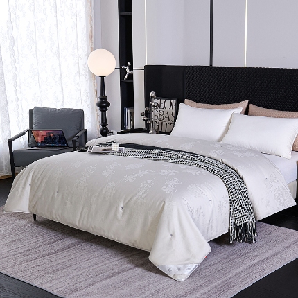 91家纺网 家纺一手货源 找家纺 热销精品柞蚕丝被 高端全棉贡缎提花柞蚕丝被 保真纯桑蚕丝被 夏凉被 空调被 春秋被 冬被 婚庆被子