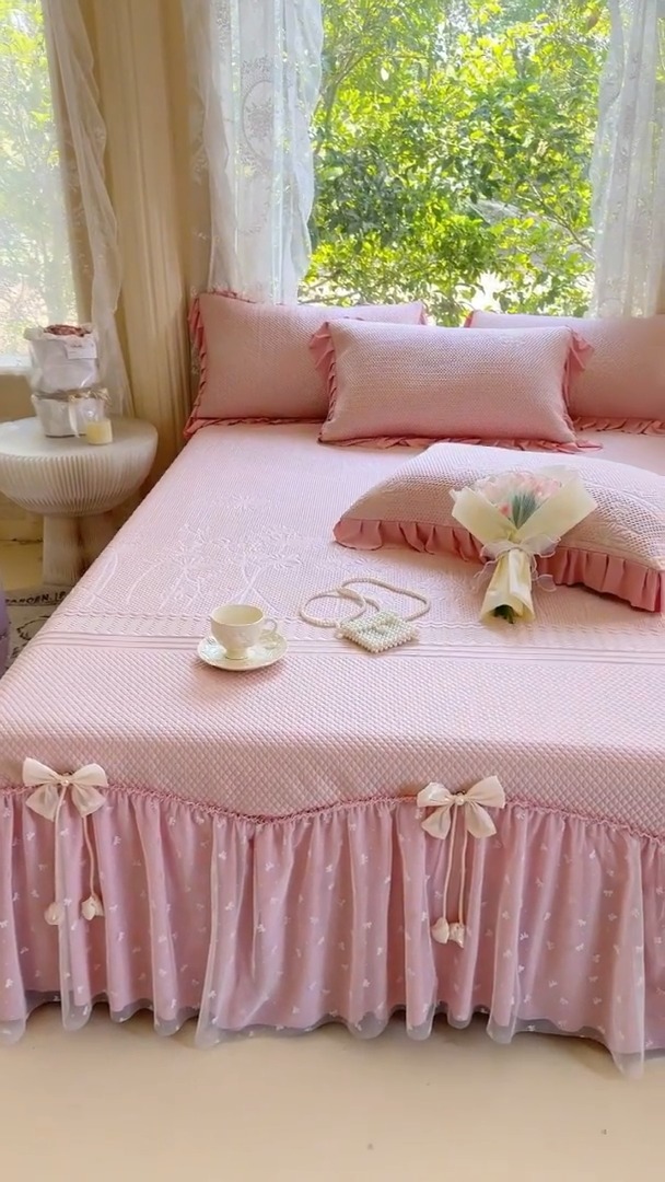 91家纺网 家纺一手货源 找家纺 （总）【苏东来】2025高端法式韩版公主花边PE高分子复合软凉席床裙款三件套纯色蕾丝花边豆豆床裙床单床盖冰丝凉席子三件套件空调席