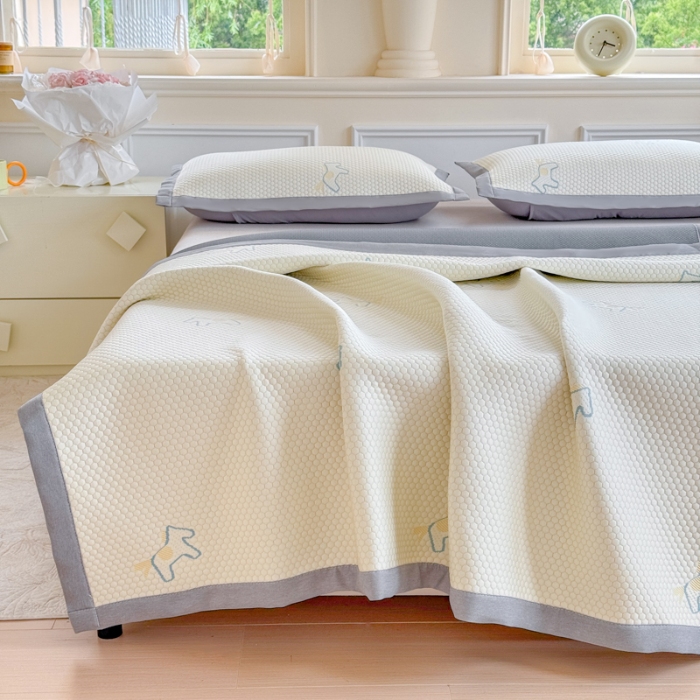 91家纺网 家纺一手货源 找家纺 （总）2025高端轻奢简约提花凉感PE高分子复合软凉席三件套纯色冰豆豆冰丝凉席子三件套件空调席床单三明治