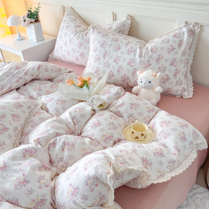 91家纺网 家纺一手货源 找家纺 （总）【苏东来】2025韩版蕾丝花边纯棉全棉双层纱四件套全棉纯棉小碎花印花四件套法式赫本公主风韩系皱皱纱花边四件套针织棉四件套件